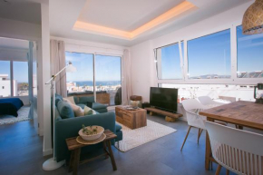 Sea Breeze, large apartment with workspaces & a great view
